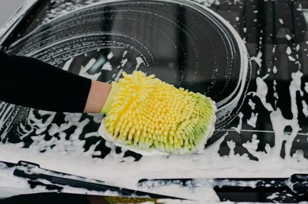 The Ultimate Guide to Choosing the Best Car Window Cleaner for Streak-Free Results