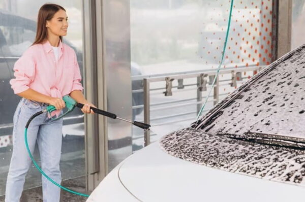 How to Choose the Right Commercial Car Wash Cleaner for Your Business