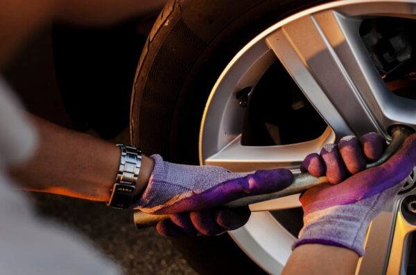 Tyre Gloss Professional Grade Silicone: The Smart Finish for Modern Vehicle Detailing